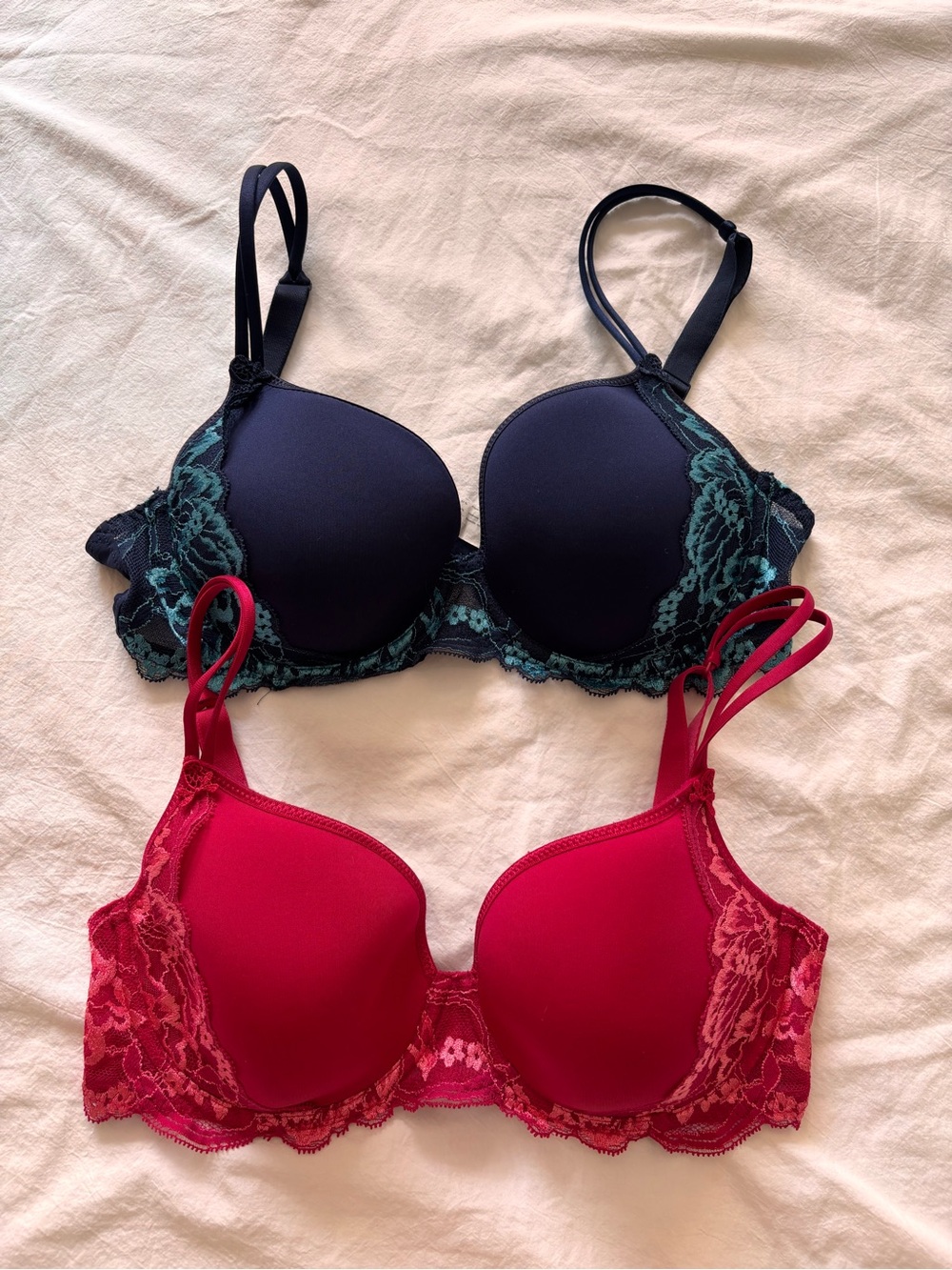 Simone Pérèle Women’s Lace Trim T-Shirt Bras — Navy & Red